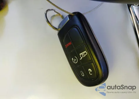 2018 Jeep Cherokee Limited 4X4 z USA, uszkodzony, nr VIN 1C4PJMDB3JD535526